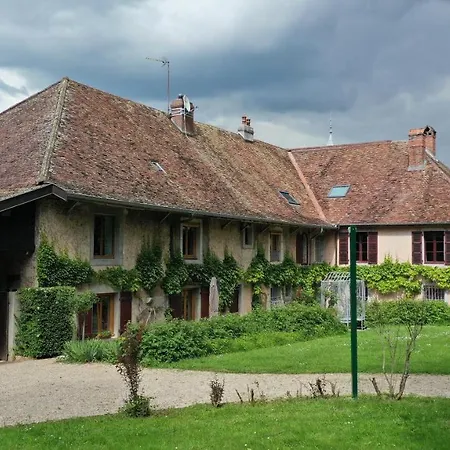 Holiday home Domaine De Bellevue Du Mont Poupet Marnoz